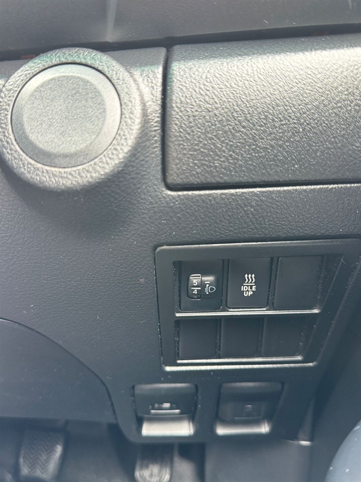 2018 Toyota Hilux thumbnail
