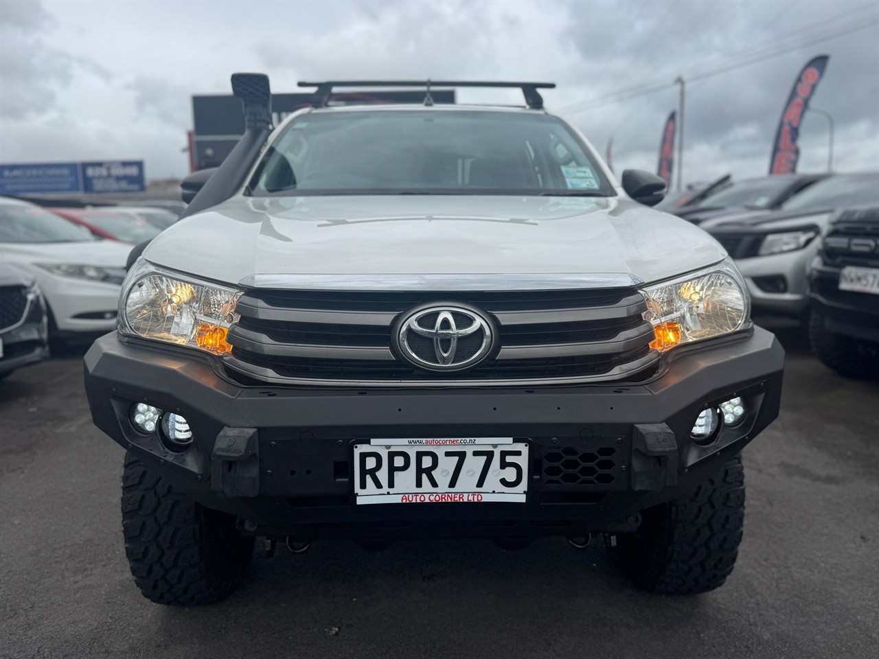 2018 Toyota Hilux thumbnail