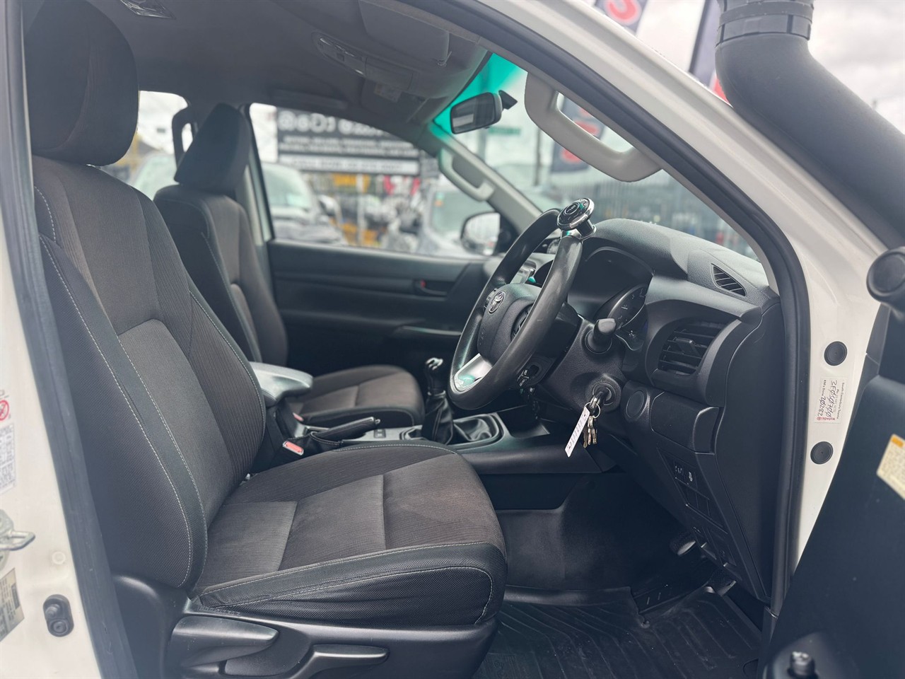 2018 Toyota Hilux thumbnail