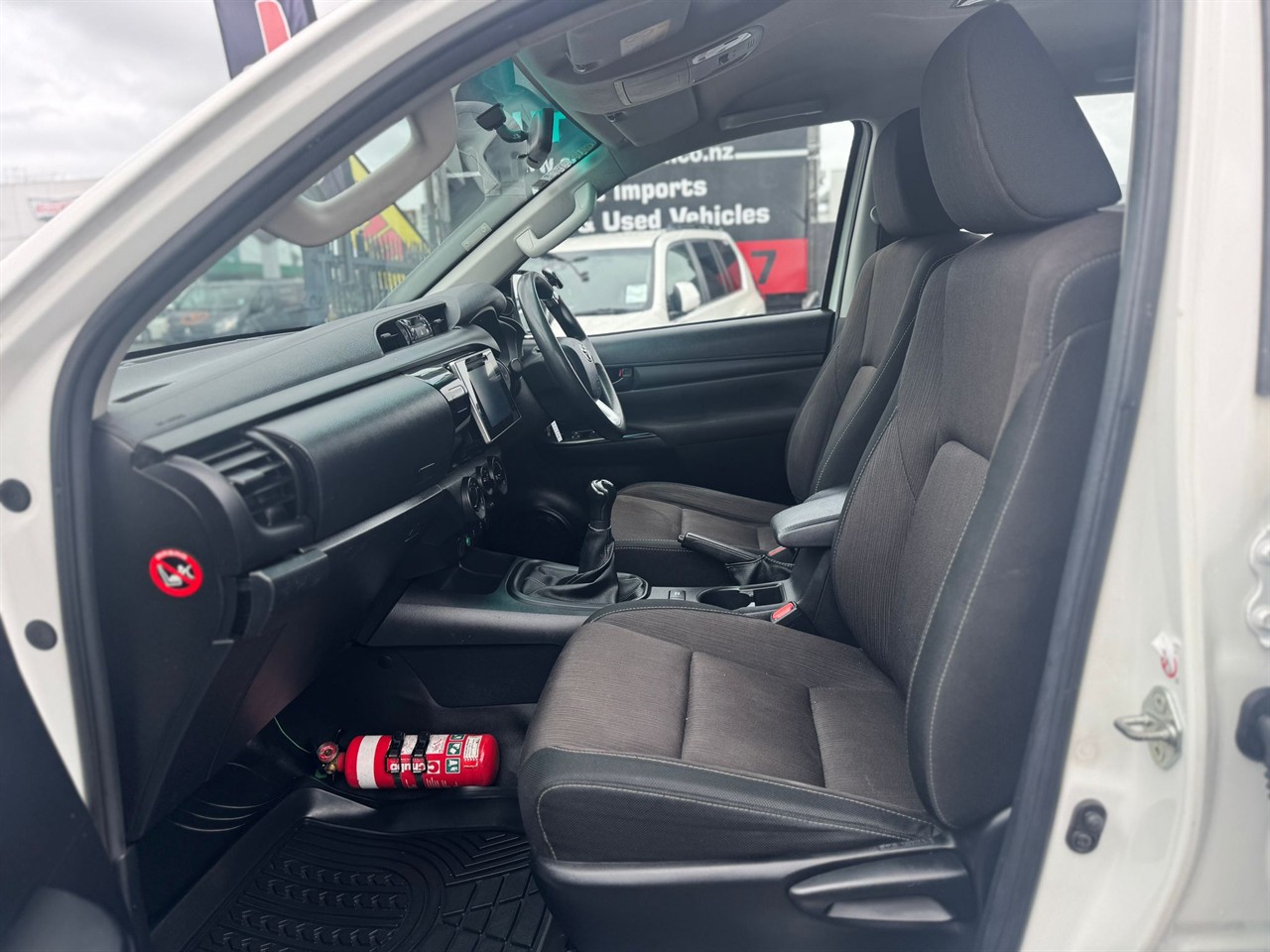 2018 Toyota Hilux thumbnail