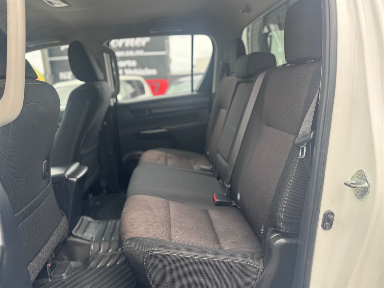 2018 Toyota Hilux thumbnail