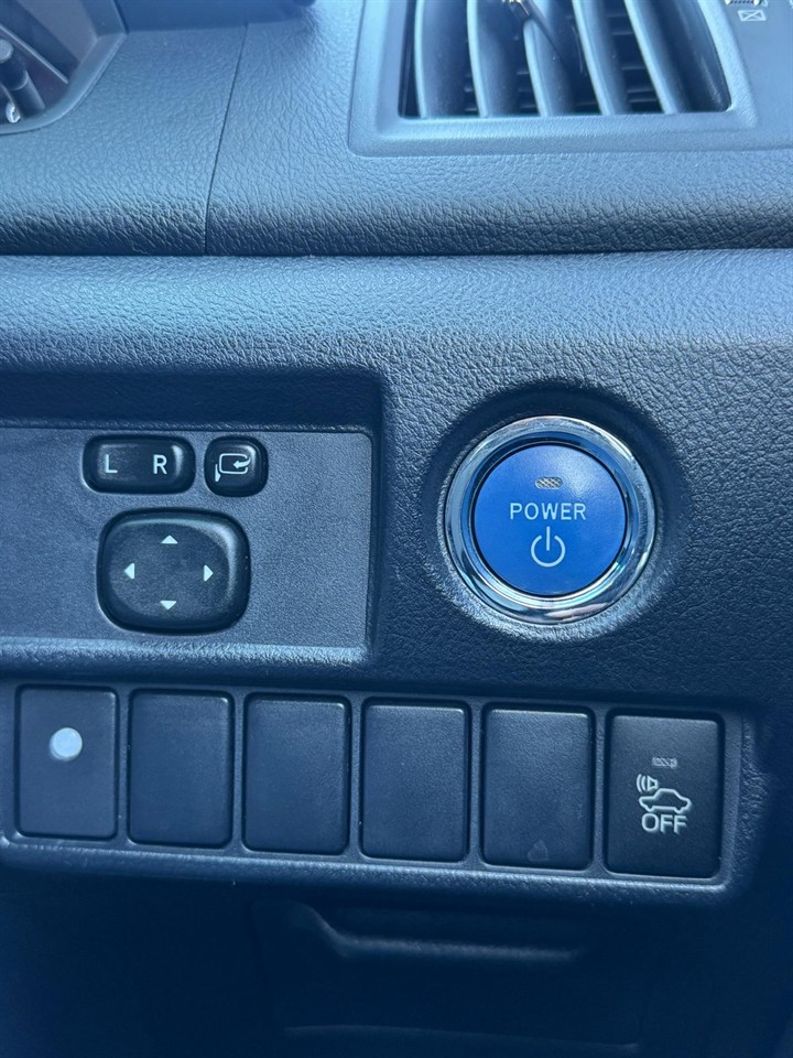 2014 Toyota Sai thumbnail