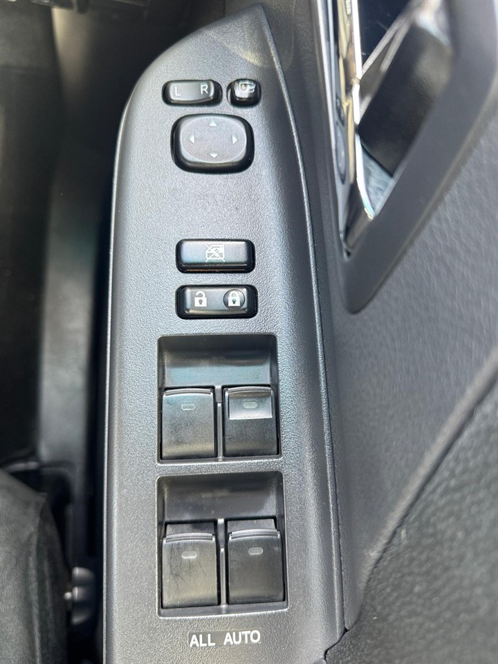 2013 Toyota VELLFIRE thumbnail