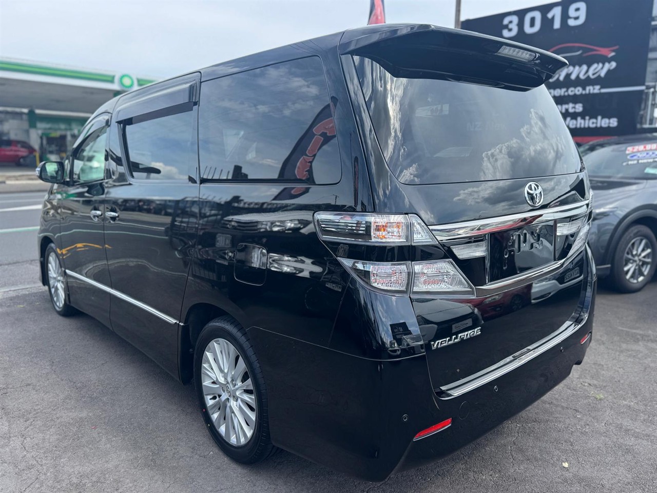 2013 Toyota VELLFIRE thumbnail