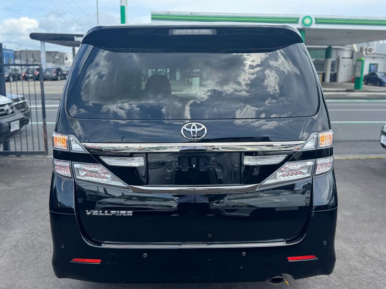 2013 Toyota VELLFIRE thumbnail
