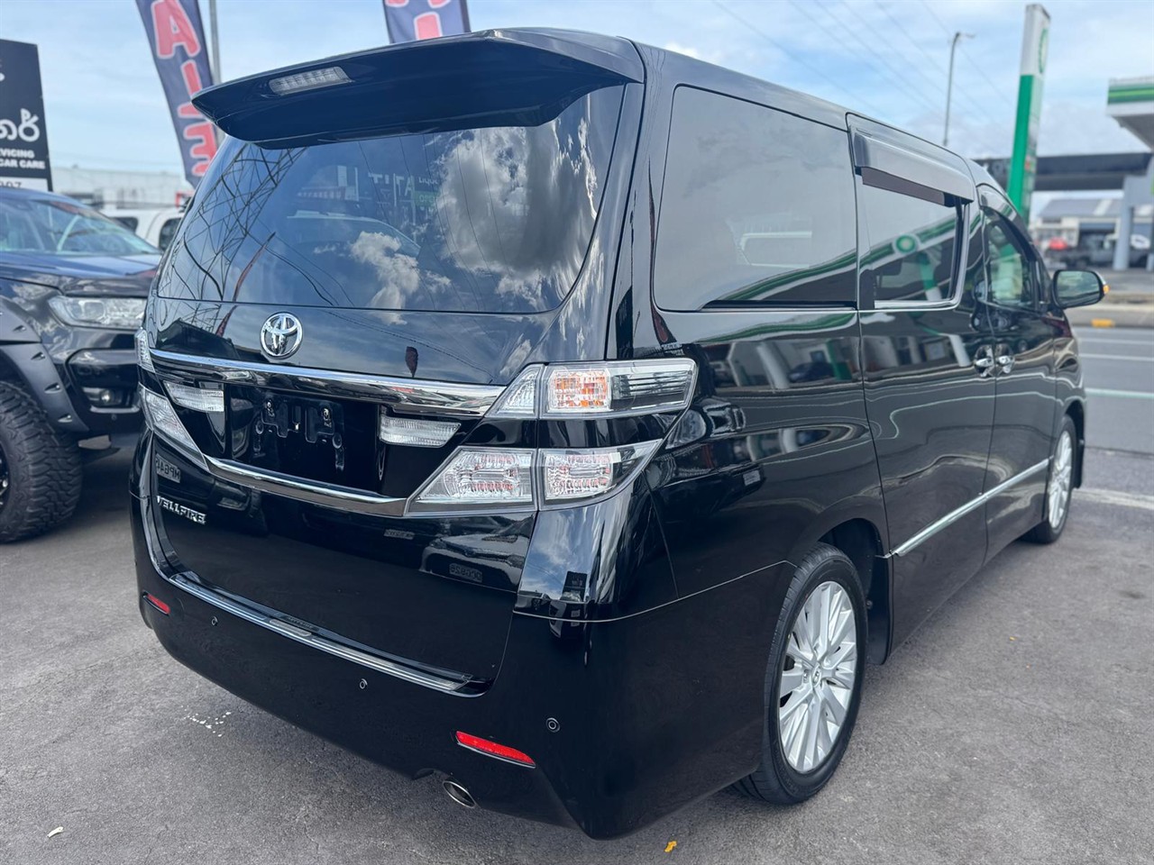 2013 Toyota VELLFIRE thumbnail