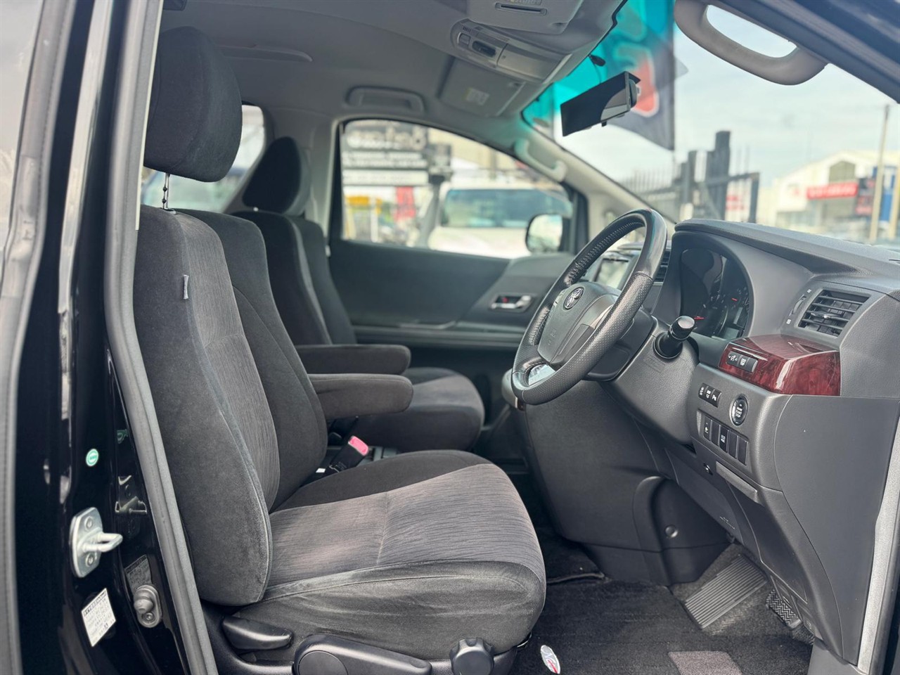 2013 Toyota VELLFIRE thumbnail
