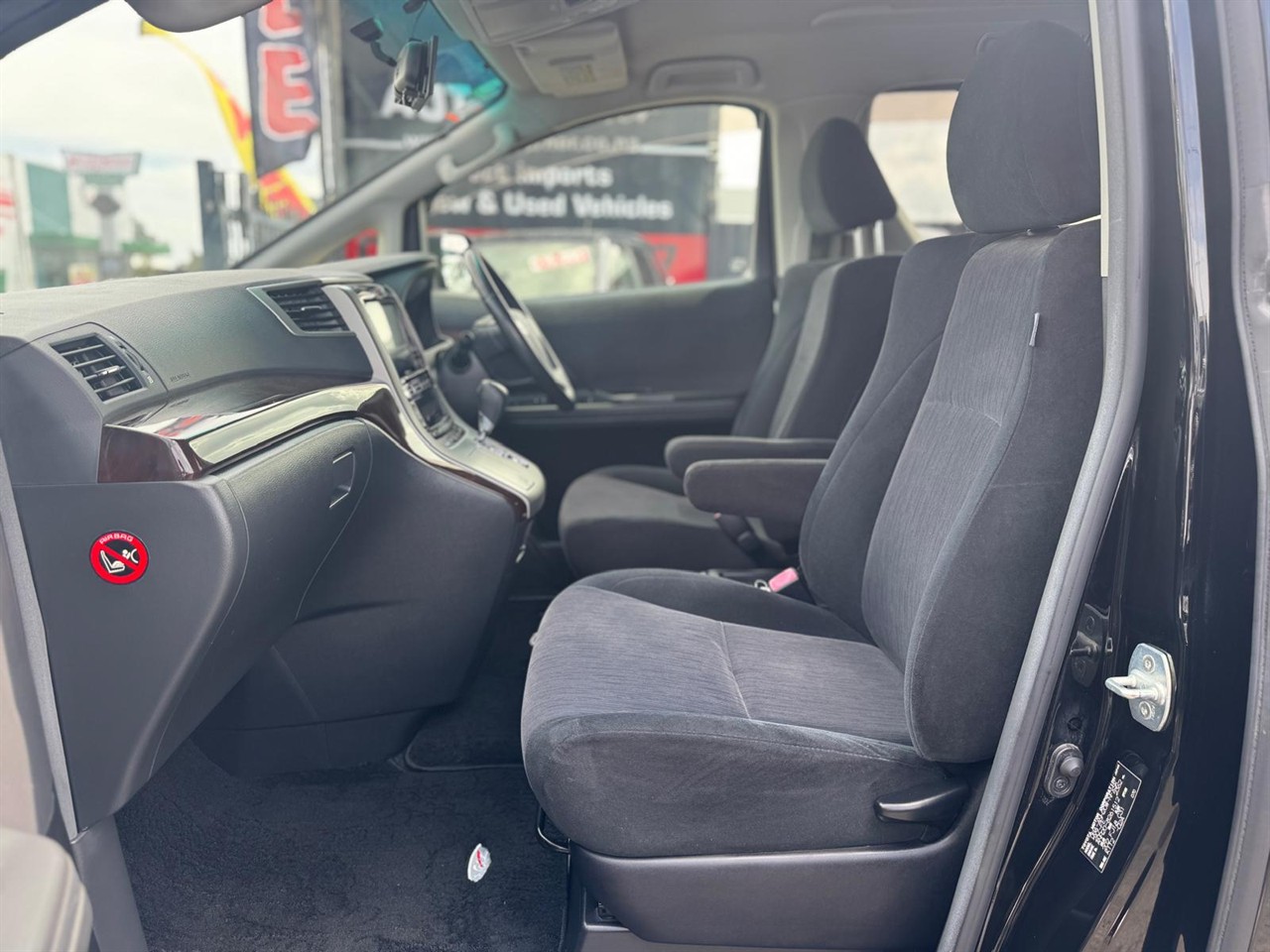 2013 Toyota VELLFIRE thumbnail