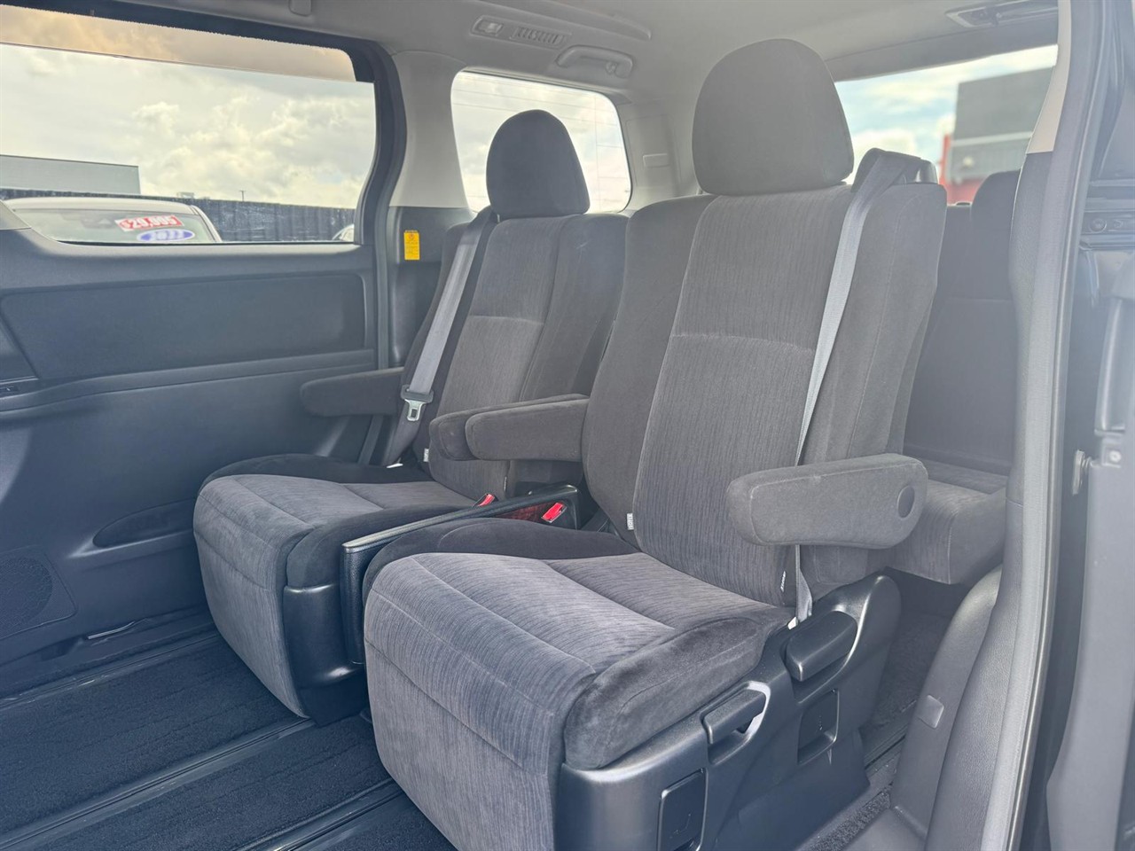2013 Toyota VELLFIRE thumbnail