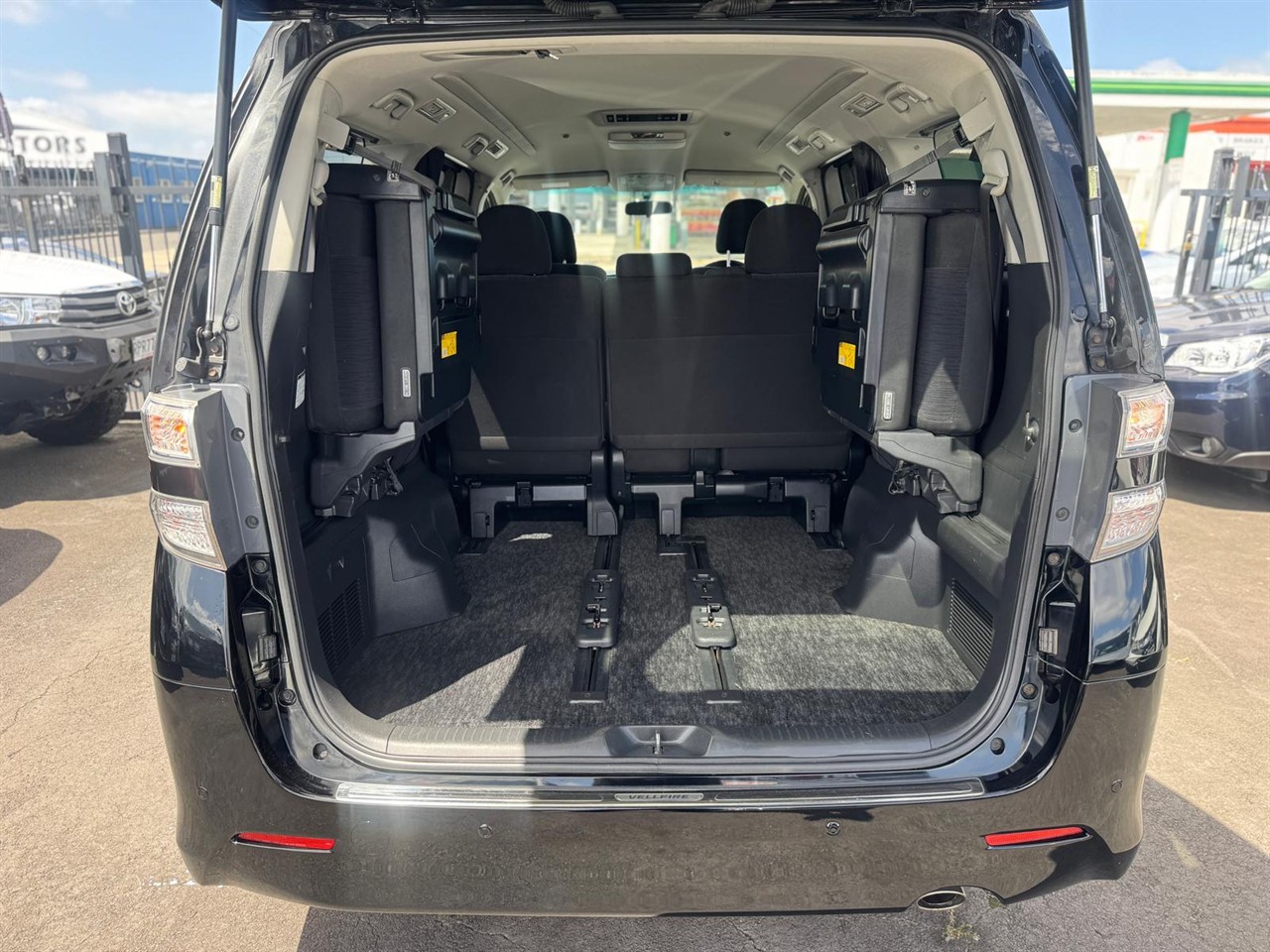 2012 Toyota VELLFIRE thumbnail