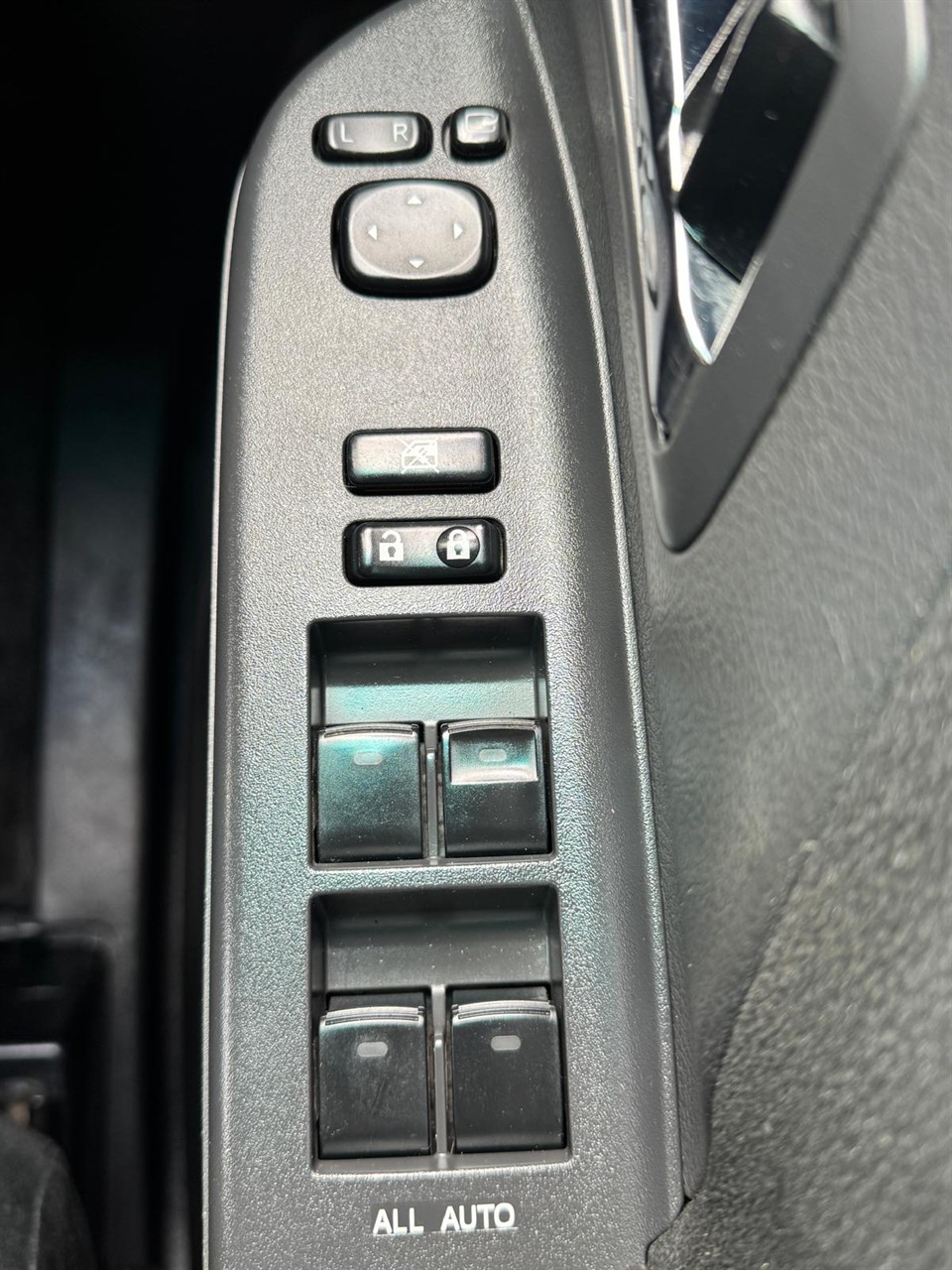 2012 Toyota VELLFIRE thumbnail