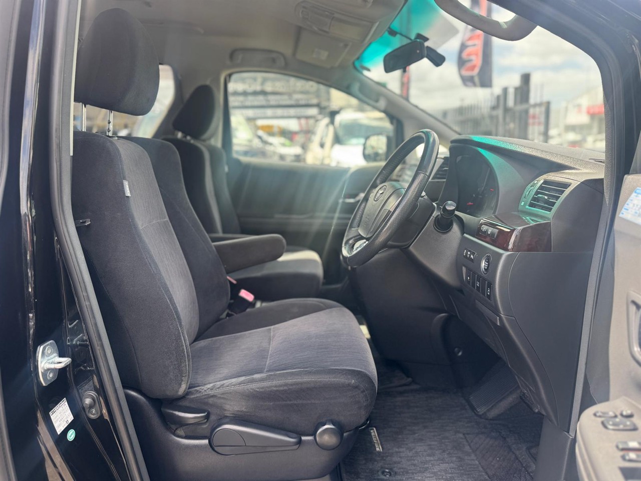 2012 Toyota VELLFIRE thumbnail