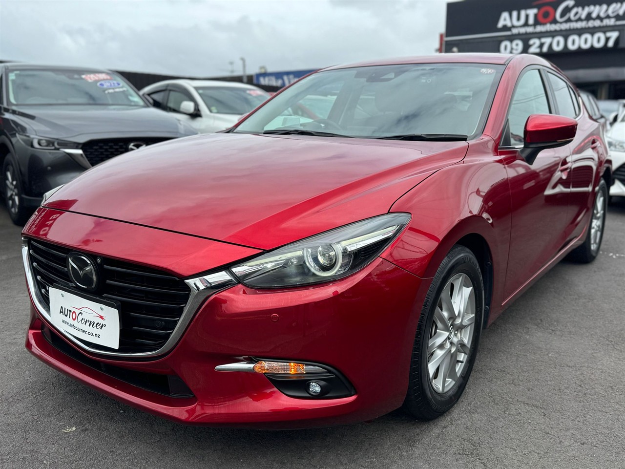 2018 Mazda Axela thumbnail