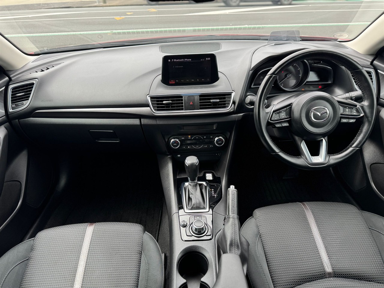 2018 Mazda Axela thumbnail