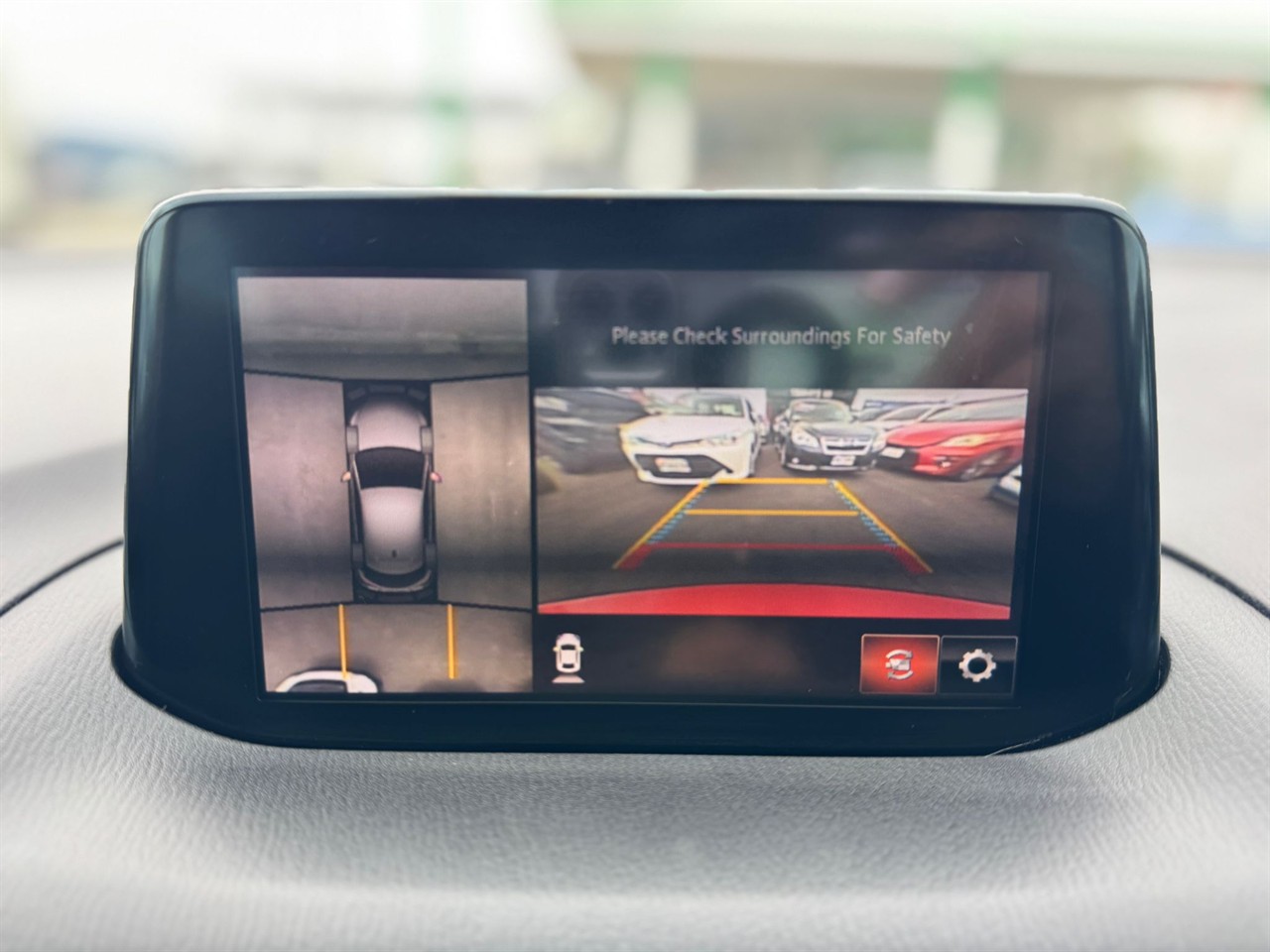 2018 Mazda Axela thumbnail