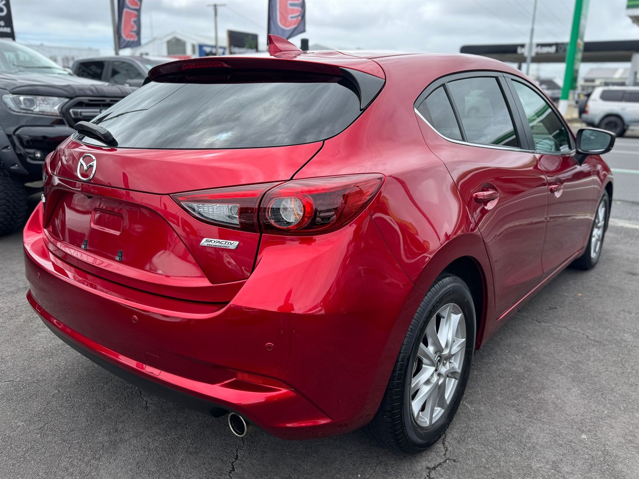 2018 Mazda Axela thumbnail