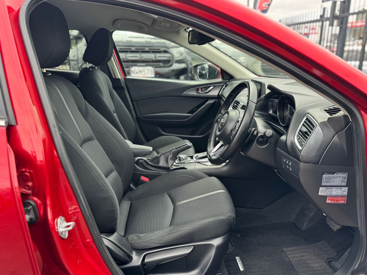 2018 Mazda Axela thumbnail