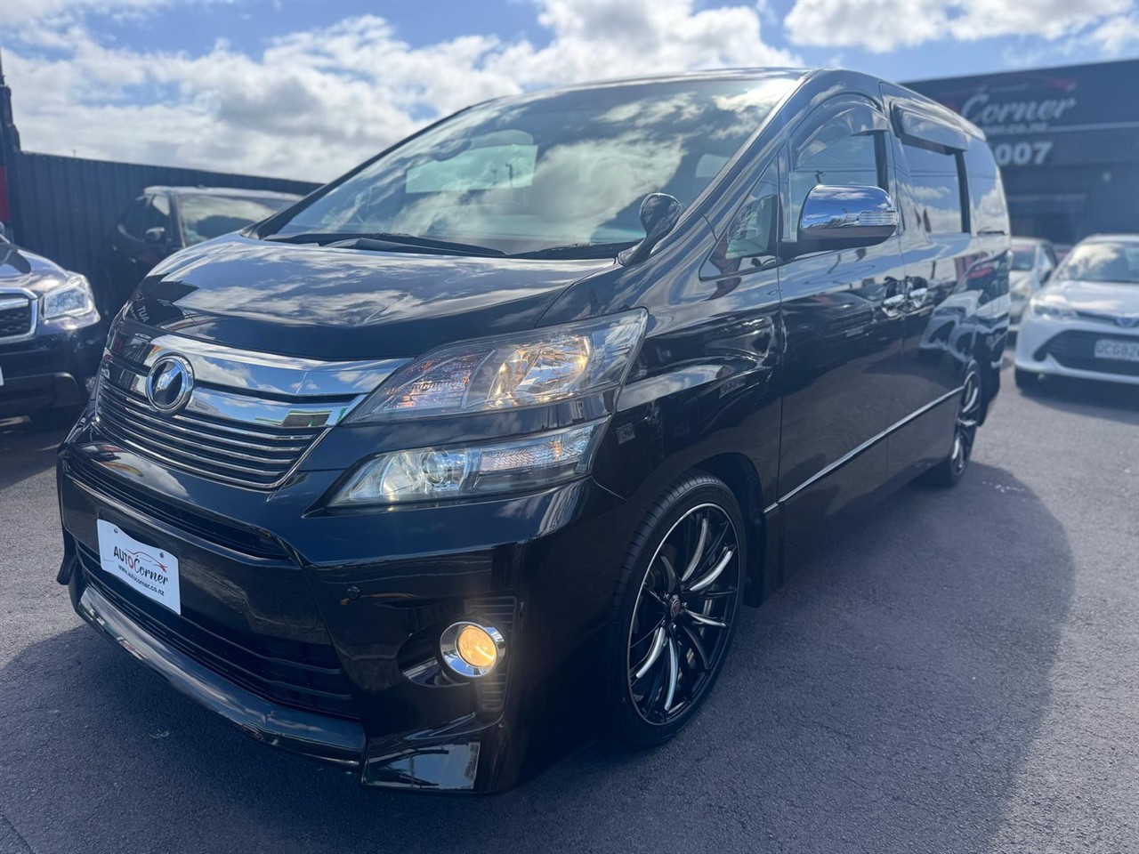 2012 Toyota VELLFIRE thumbnail