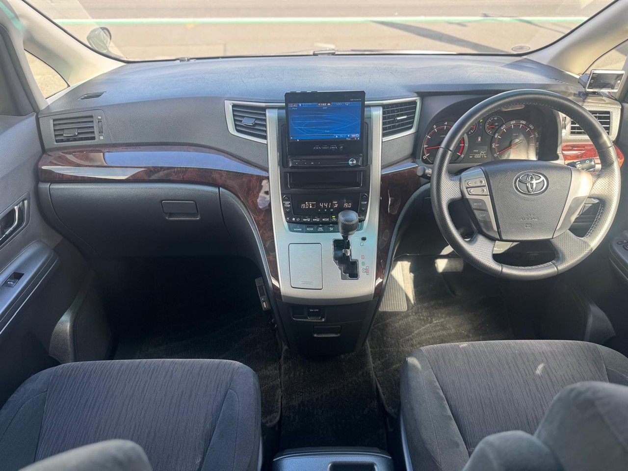 2012 Toyota VELLFIRE thumbnail