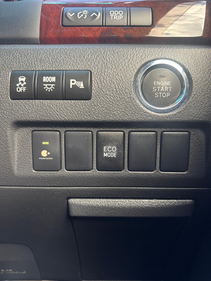 2012 Toyota VELLFIRE thumbnail