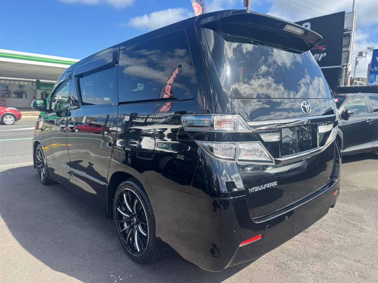 2012 Toyota VELLFIRE thumbnail