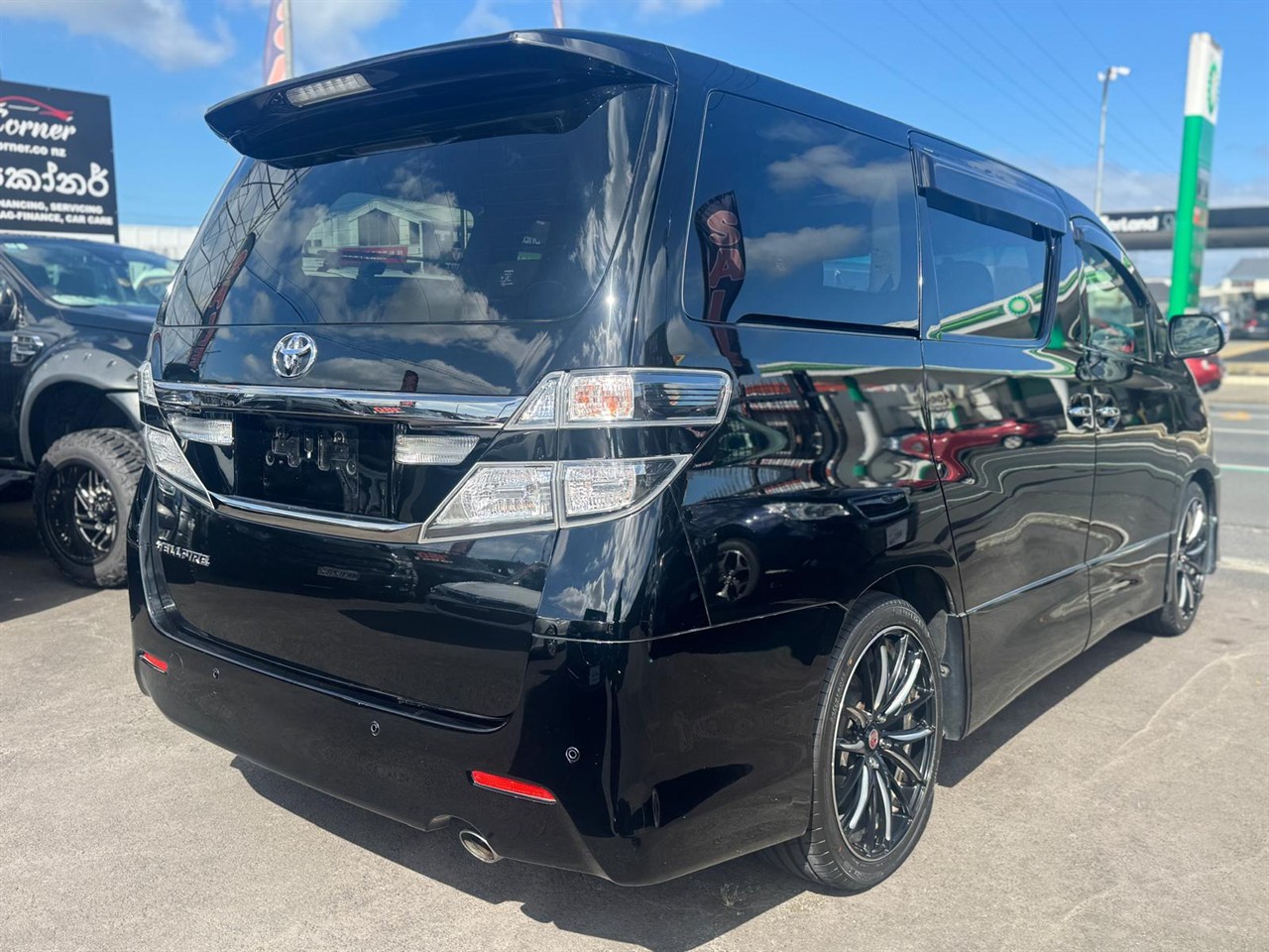 2012 Toyota VELLFIRE thumbnail