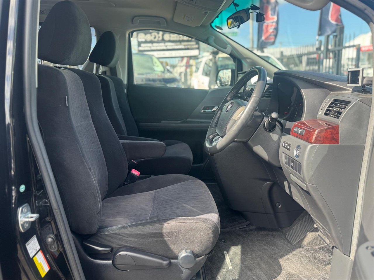 2012 Toyota VELLFIRE thumbnail
