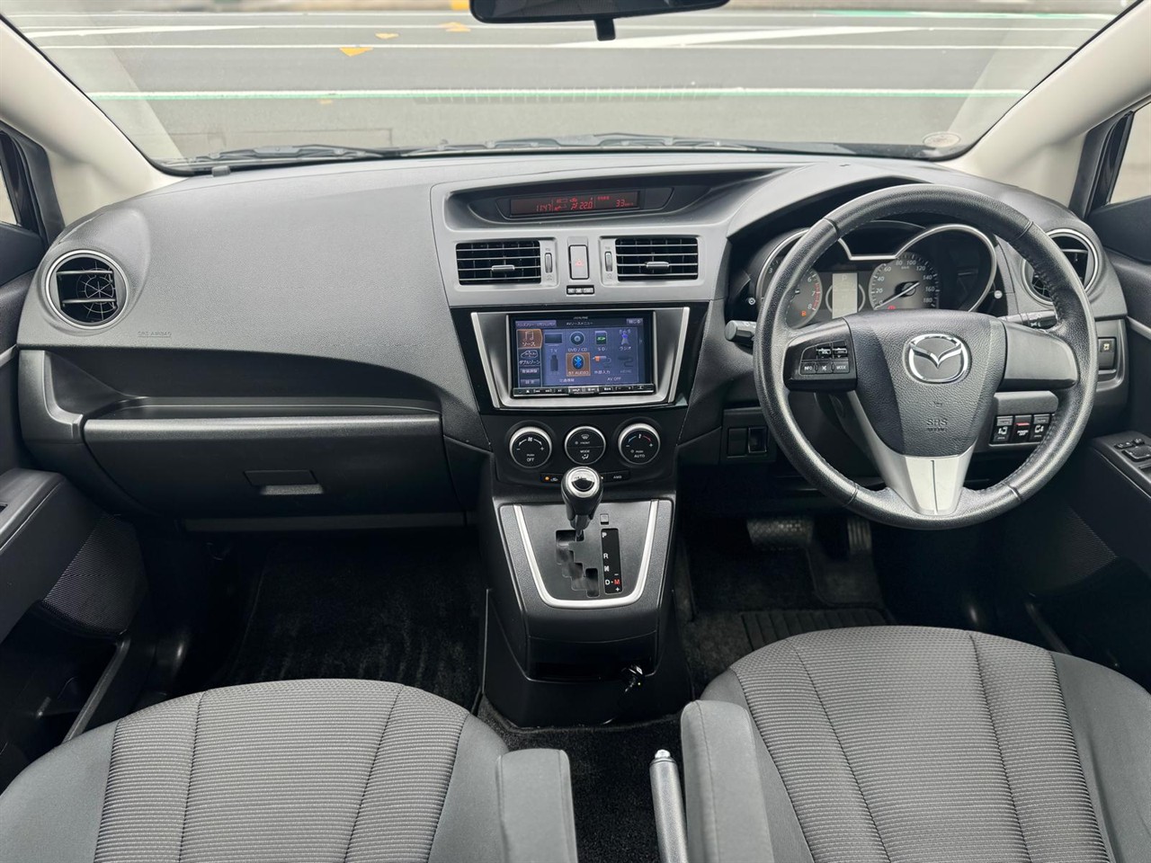 2017 Mazda Premacy thumbnail