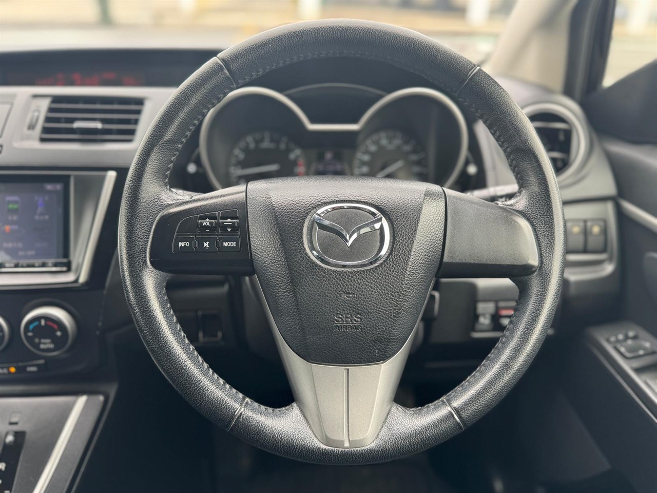 2017 Mazda Premacy thumbnail
