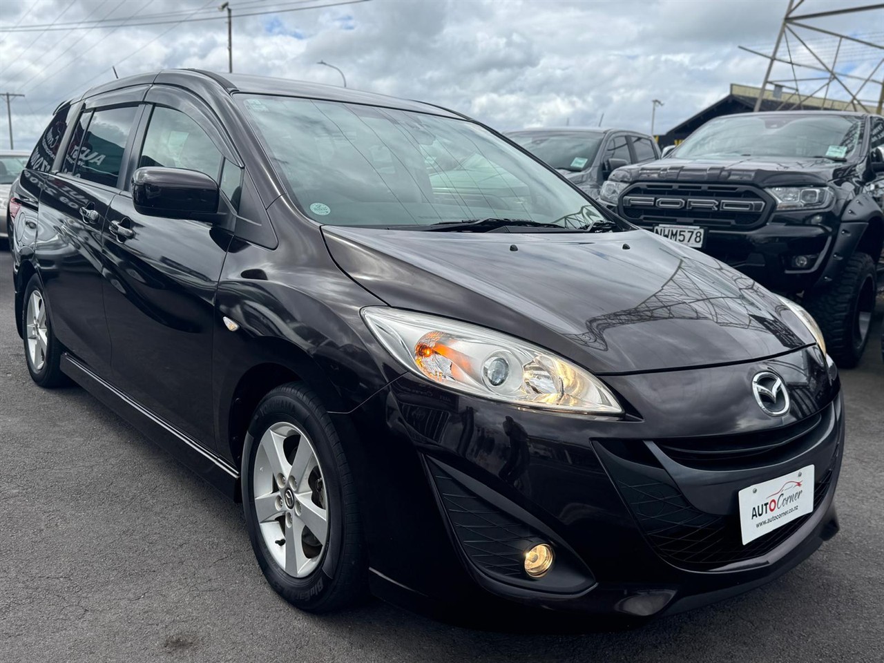 2017 Mazda Premacy thumbnail