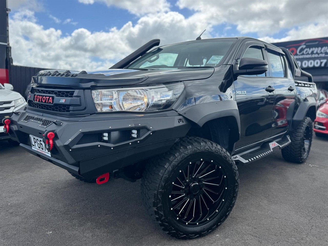 2018 Toyota Hilux thumbnail