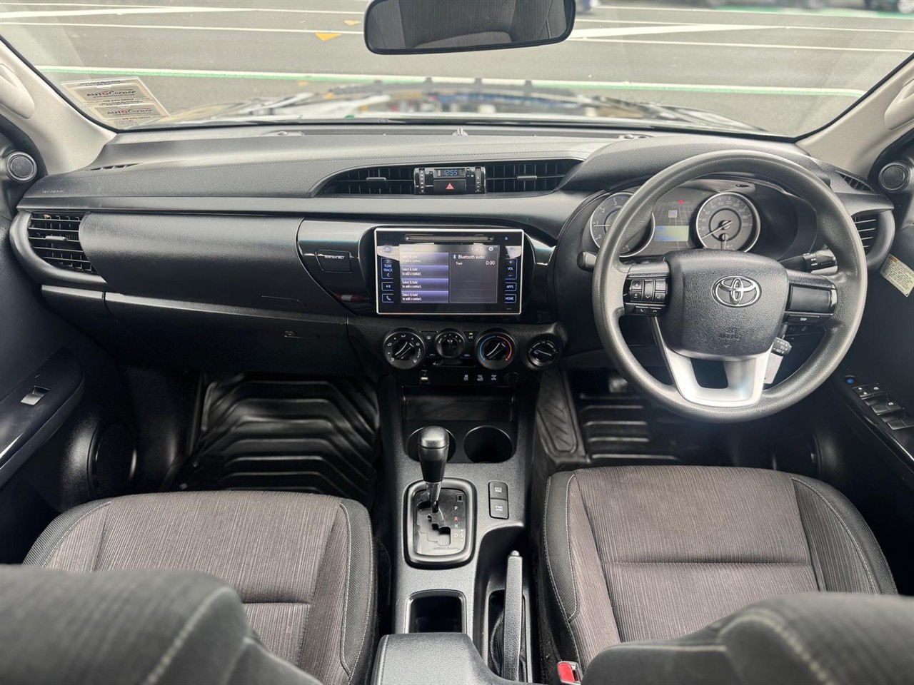 2018 Toyota Hilux thumbnail