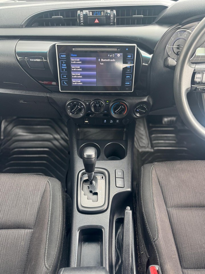 2018 Toyota Hilux thumbnail