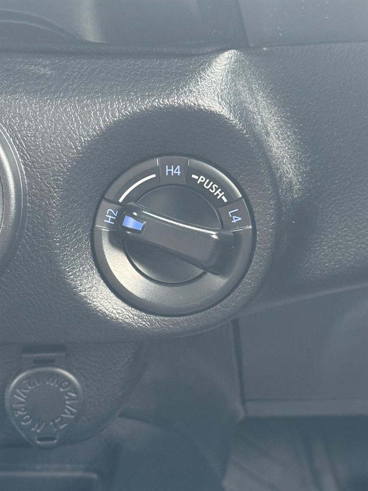 2018 Toyota Hilux thumbnail