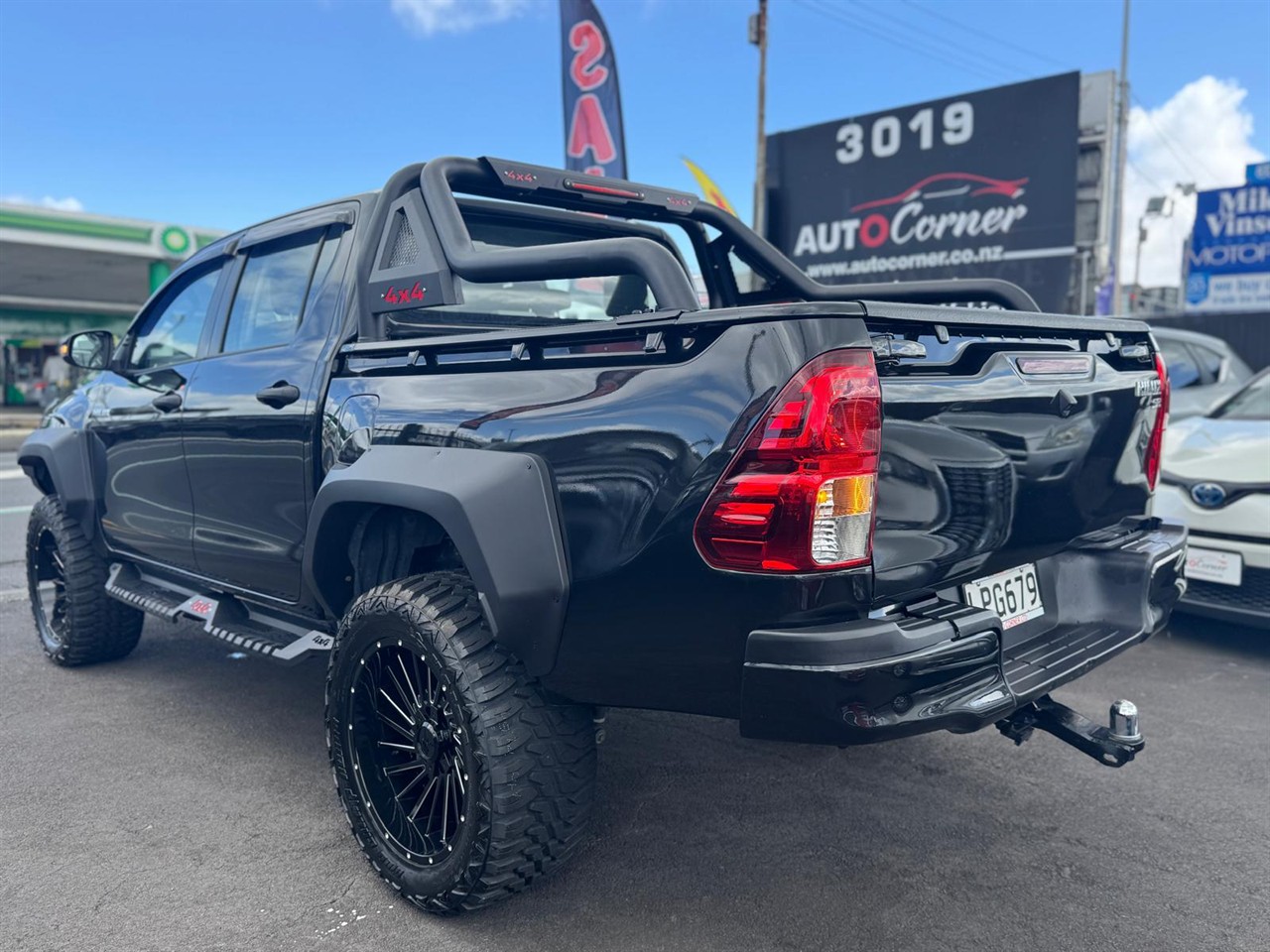 2018 Toyota Hilux thumbnail