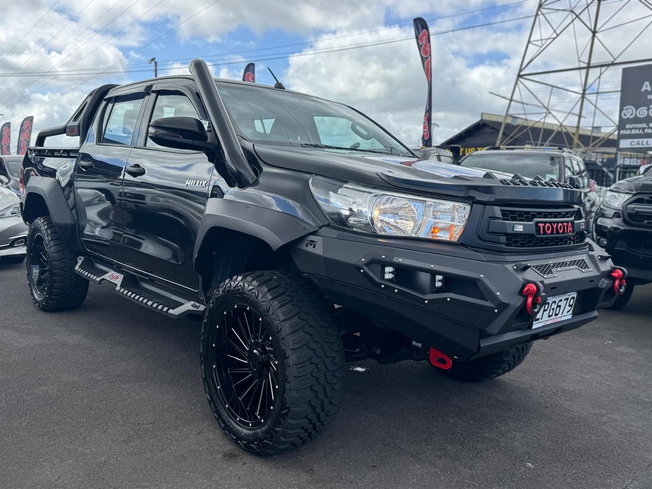 2018 Toyota Hilux thumbnail