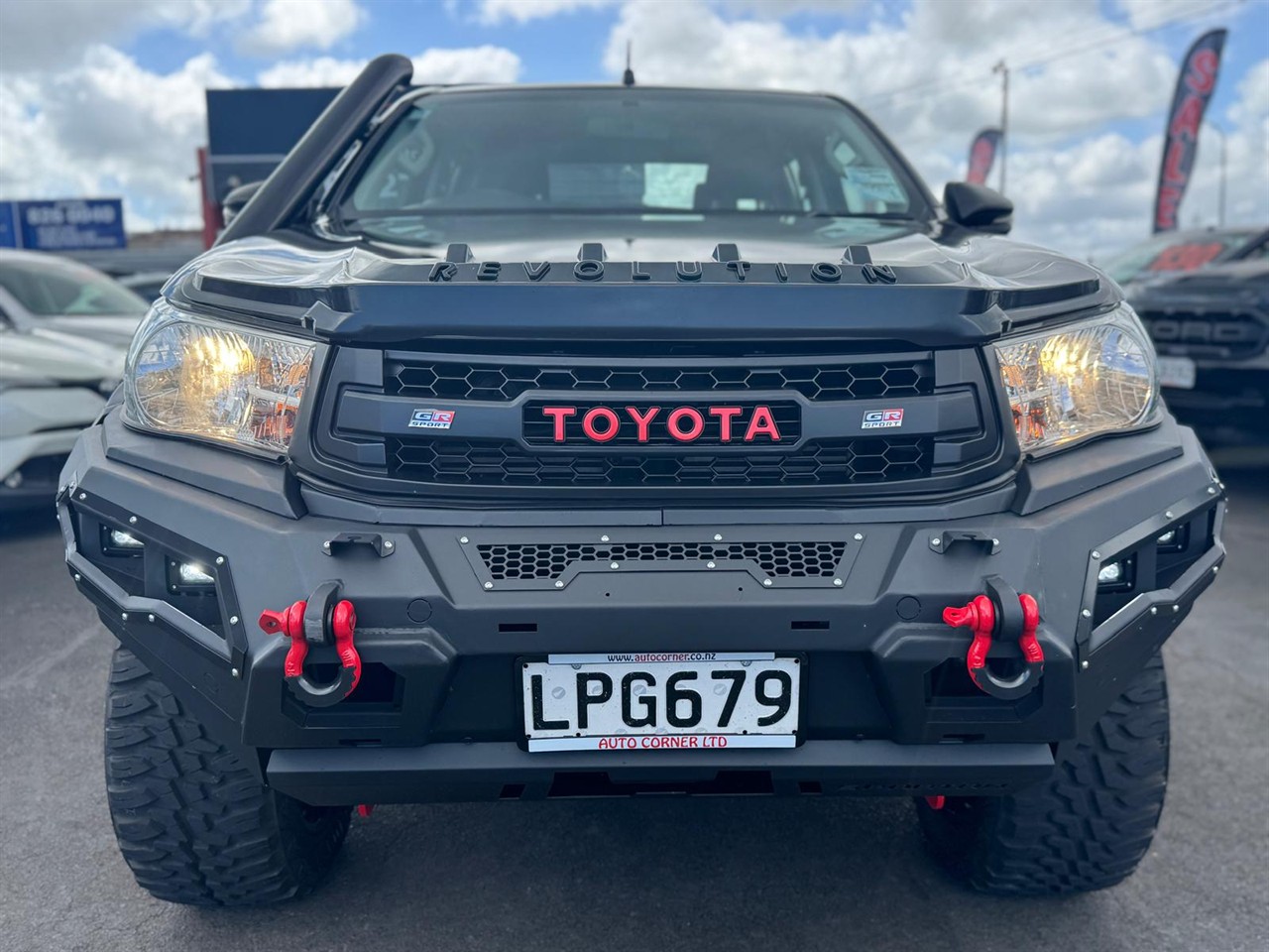 2018 Toyota Hilux thumbnail