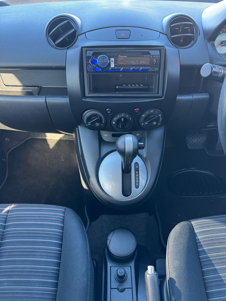 2009 Mazda 2 thumbnail