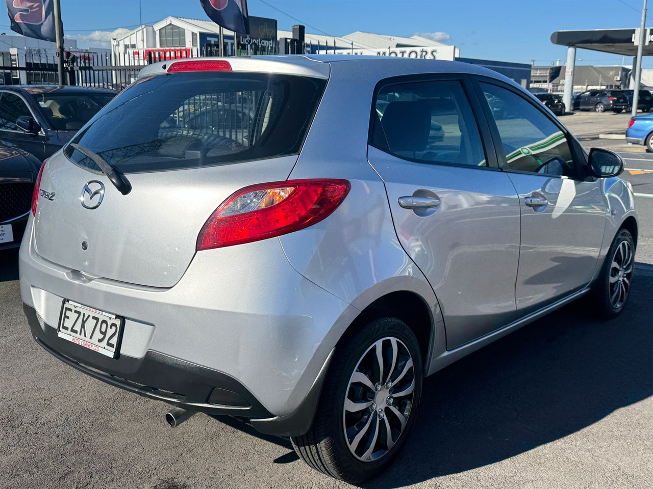 2009 Mazda 2 thumbnail