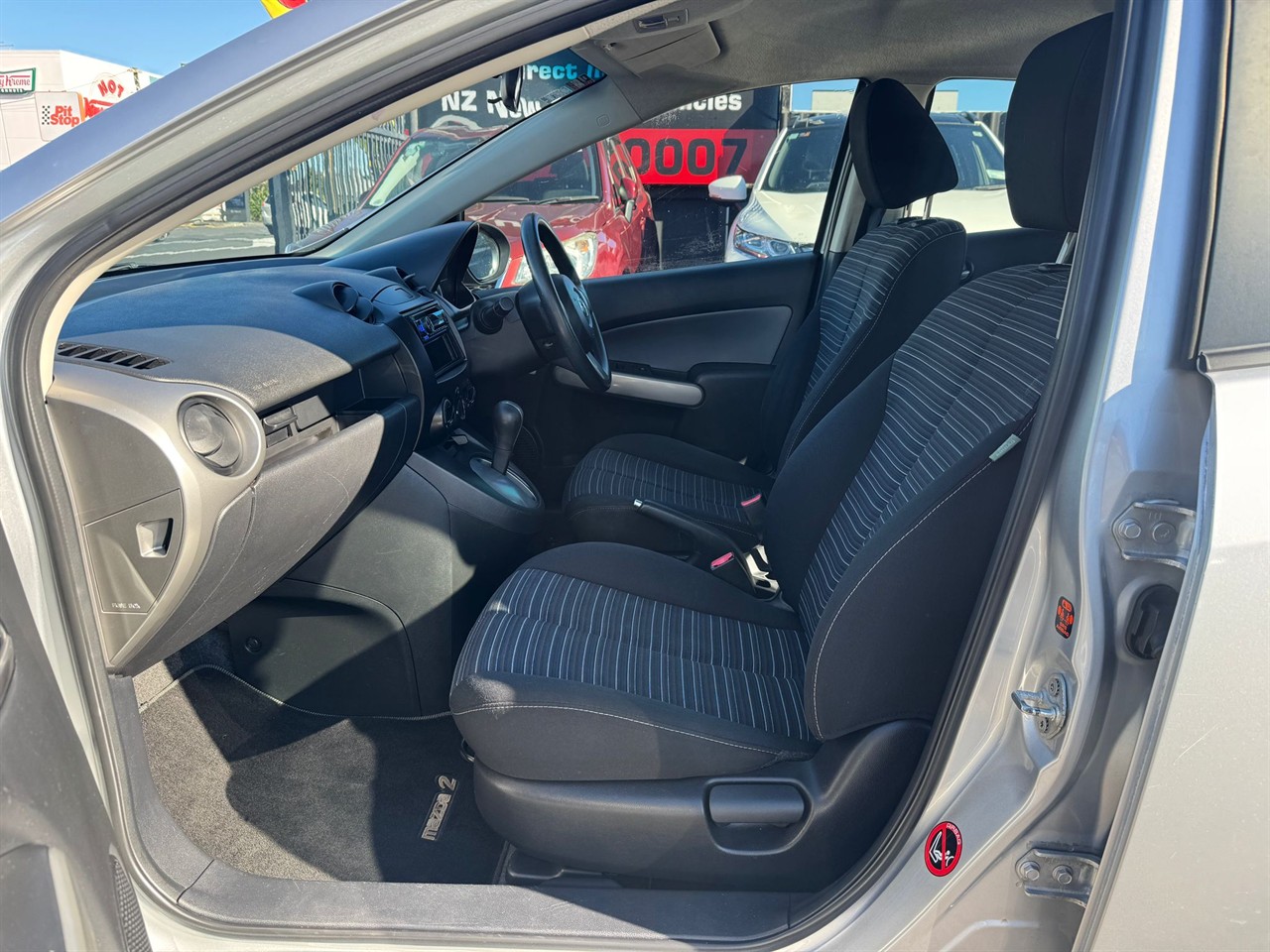 2009 Mazda 2 thumbnail