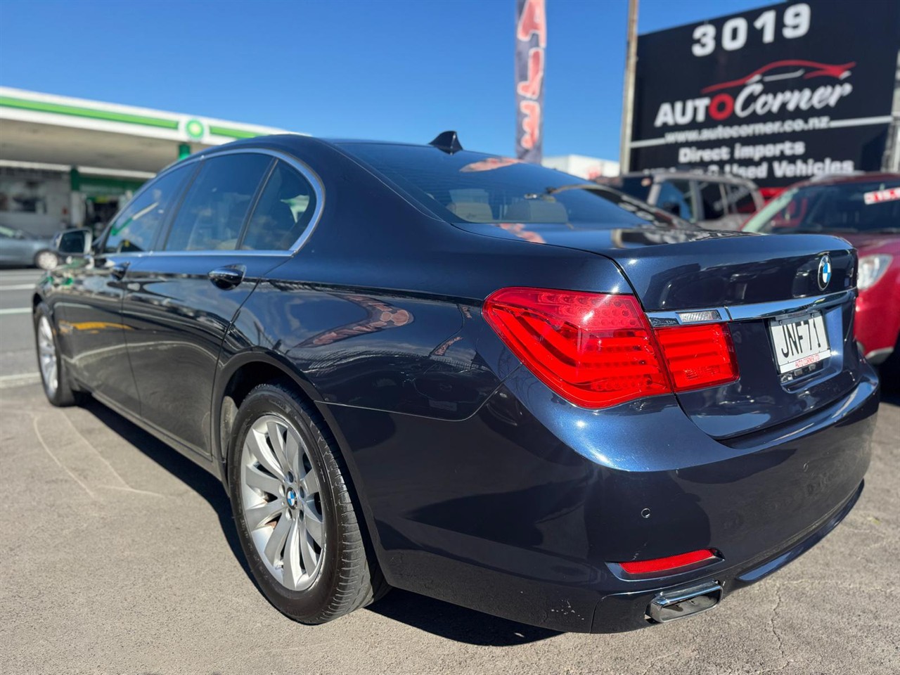2012 BMW 740i thumbnail