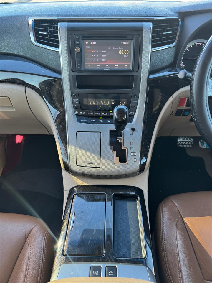 2014 Toyota VELLFIRE thumbnail