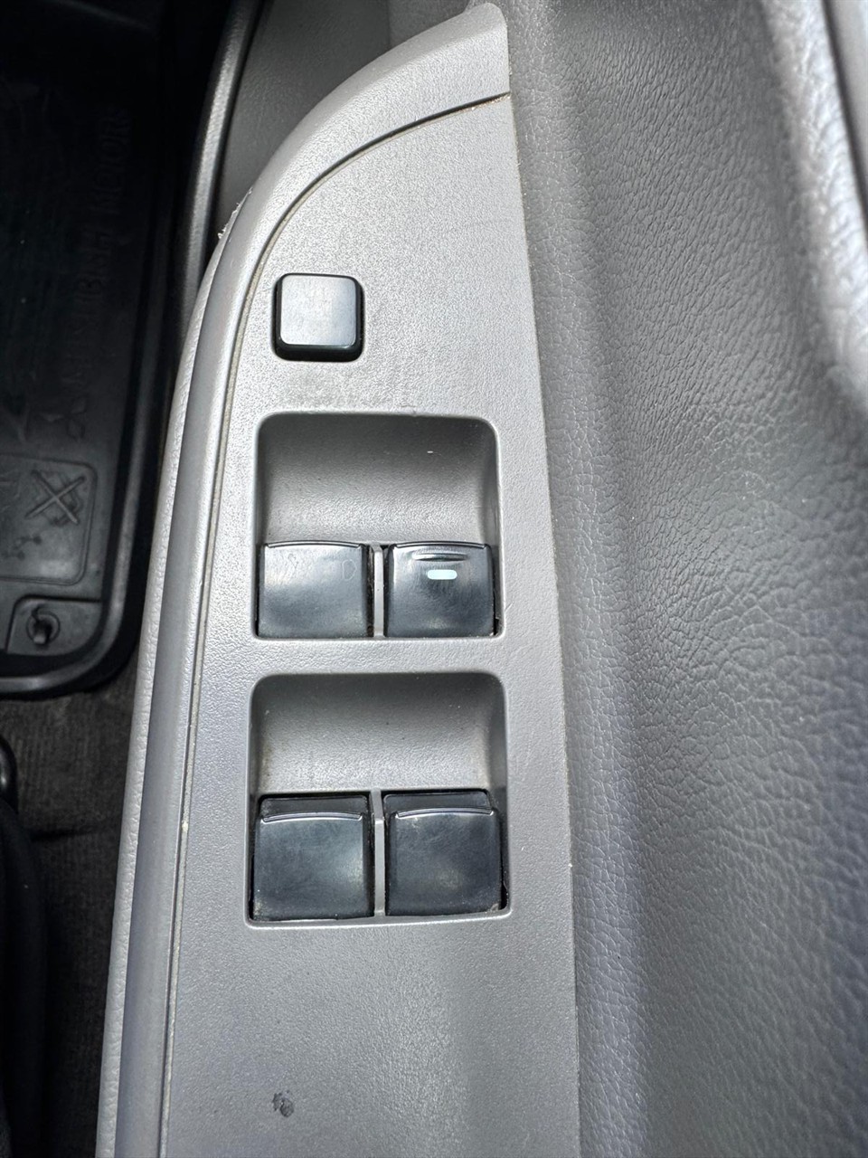 2017 Mitsubishi Triton thumbnail