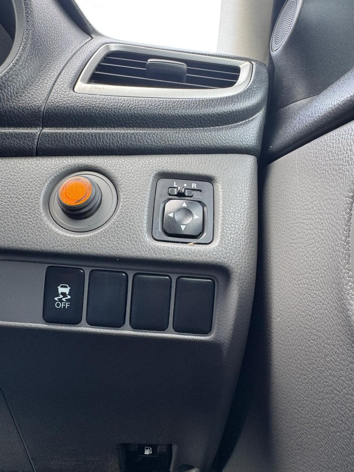 2017 Mitsubishi Triton thumbnail