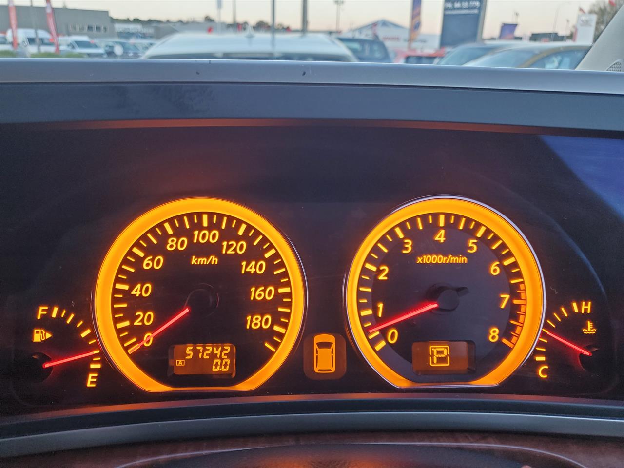 2005 Nissan Elgrand thumbnail
