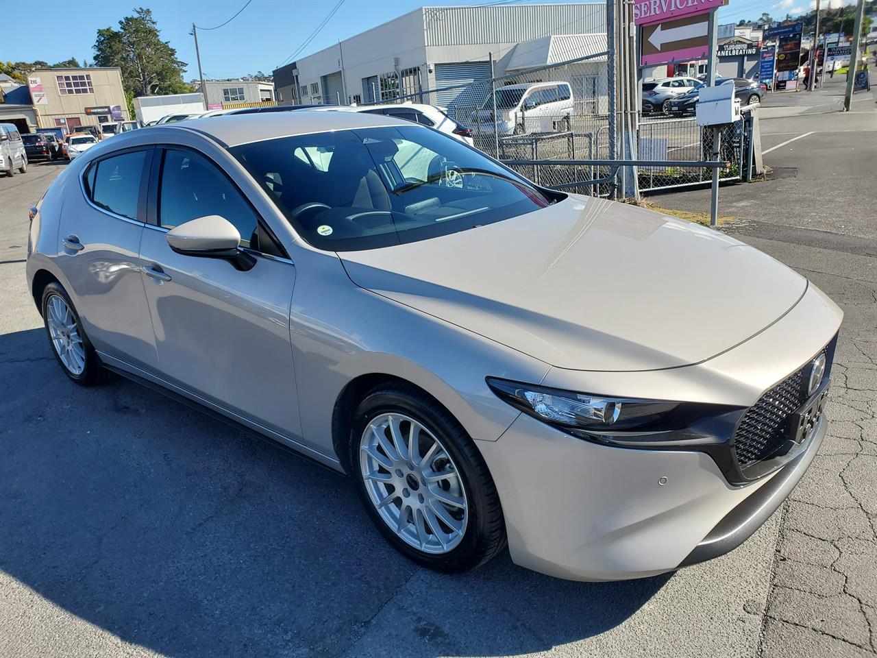 2023 Mazda 3 thumbnail