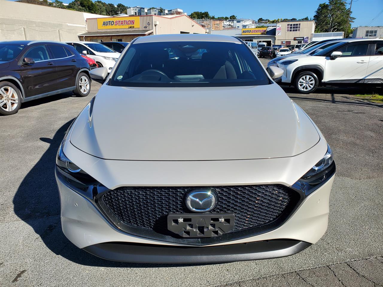 2023 Mazda 3 thumbnail