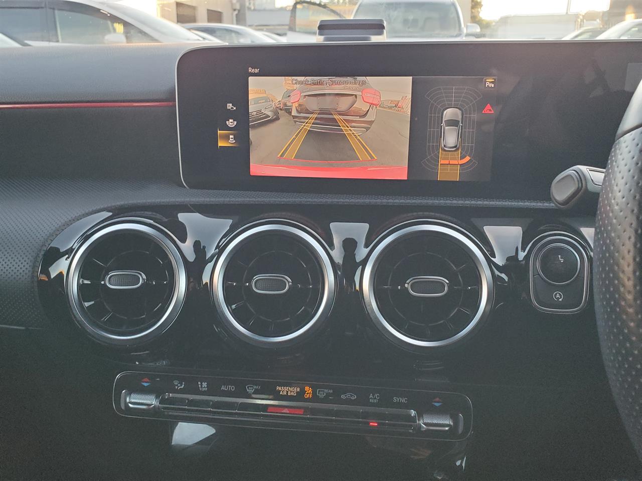 2019 Mercedes-Benz A180 thumbnail