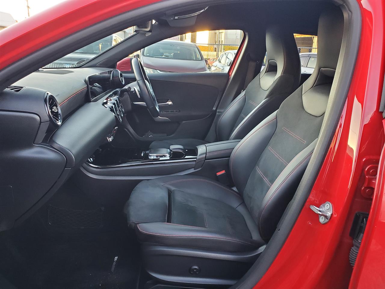 2019 Mercedes-Benz A180 thumbnail