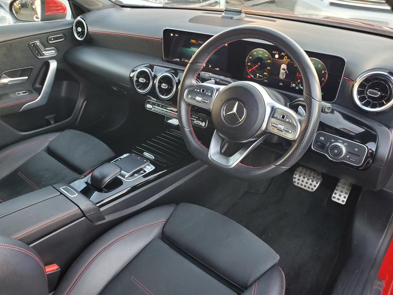 2019 Mercedes-Benz A180 thumbnail